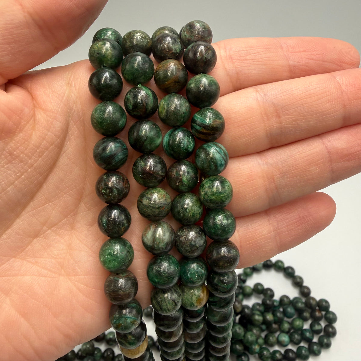 Emerald Pearls - Round (8mm)