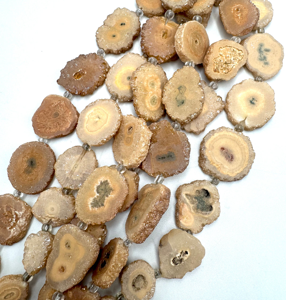 Druzy kvartsperler – Navajo hvit, nuggets (14~22x13~20x4~6mm)