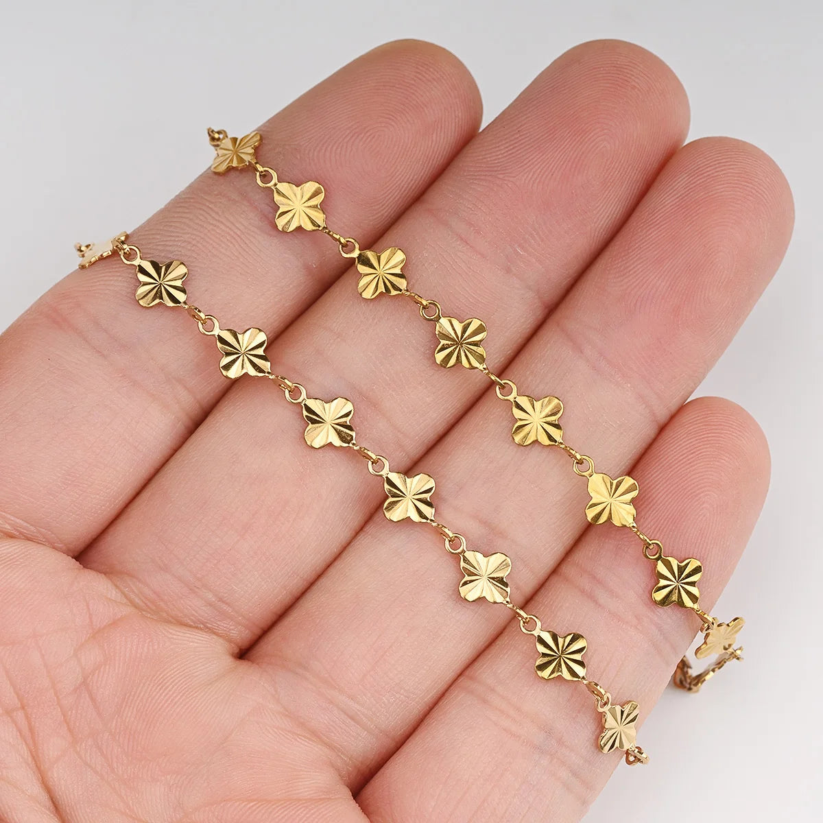 <tc>Vannfast</tc> "Star Link"-kjede, gullbelagt stål, 2,1 mm, 1 m
