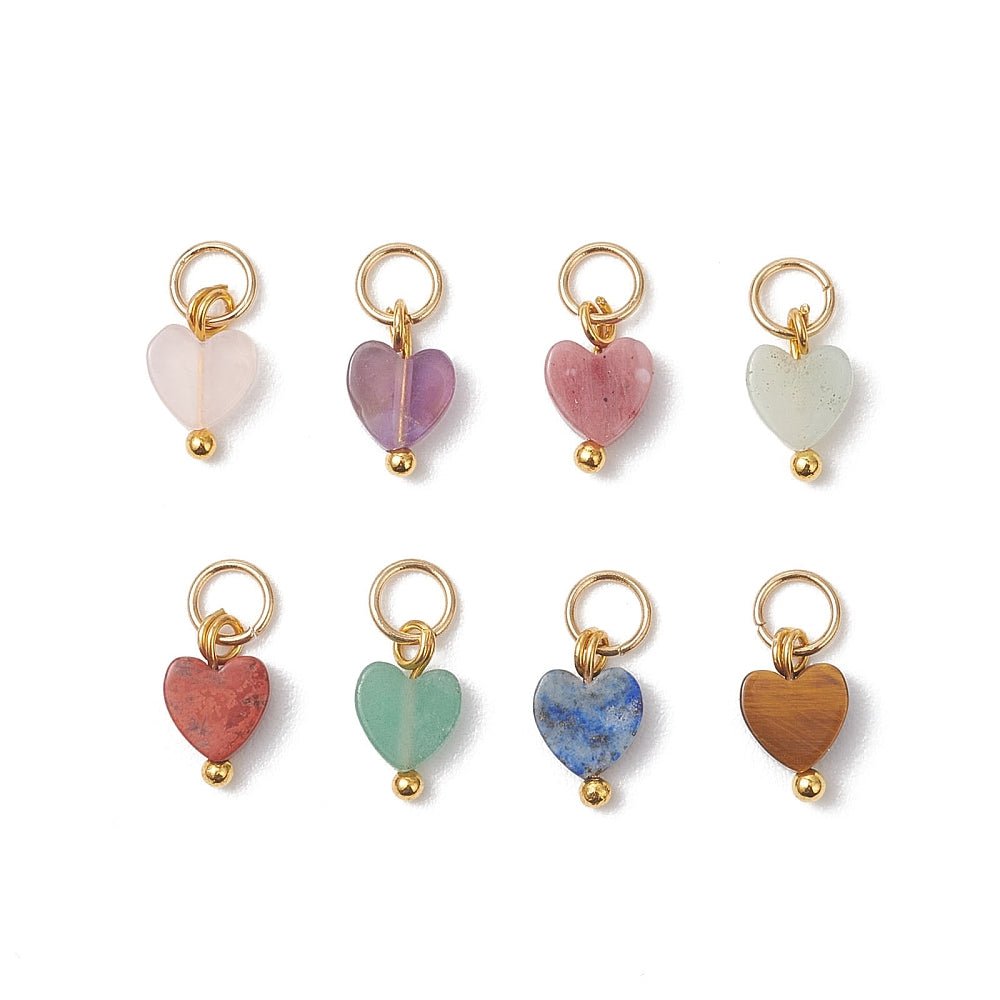 Ædelstens Vedhæng – Hjerte med Forgyldt Stålophæng Farve Mix (8 stk) - Uniq Perler -