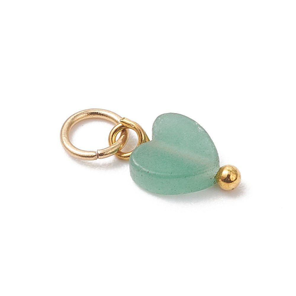 Ædelstens Vedhæng – Hjerte med Forgyldt Stålophæng Farve Mix (8 stk) - Uniq Perler -