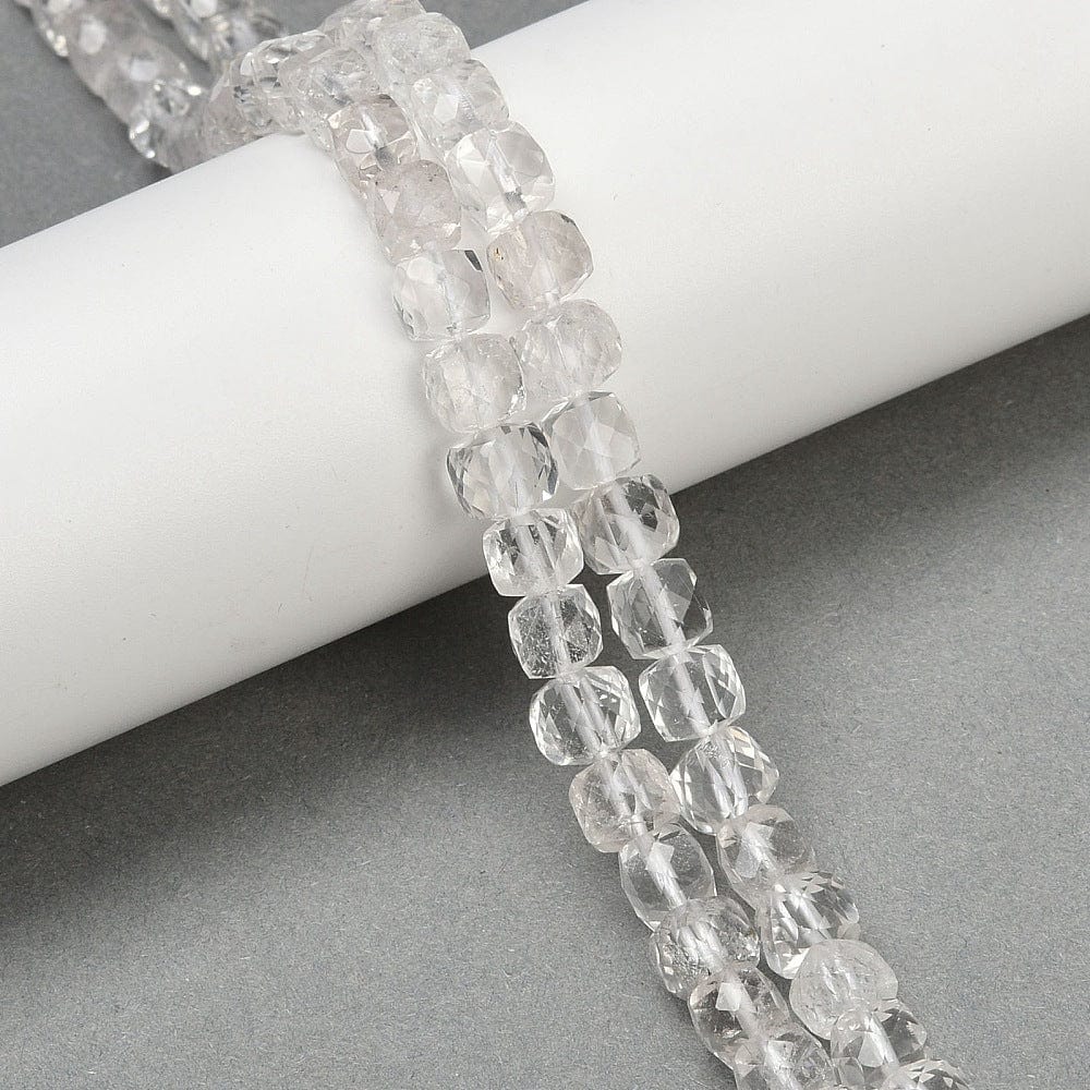 Bjergkrystal – Mange Facetteret Kube Form (6 - 7x6 - 7mm) - Uniq Perler - 115244