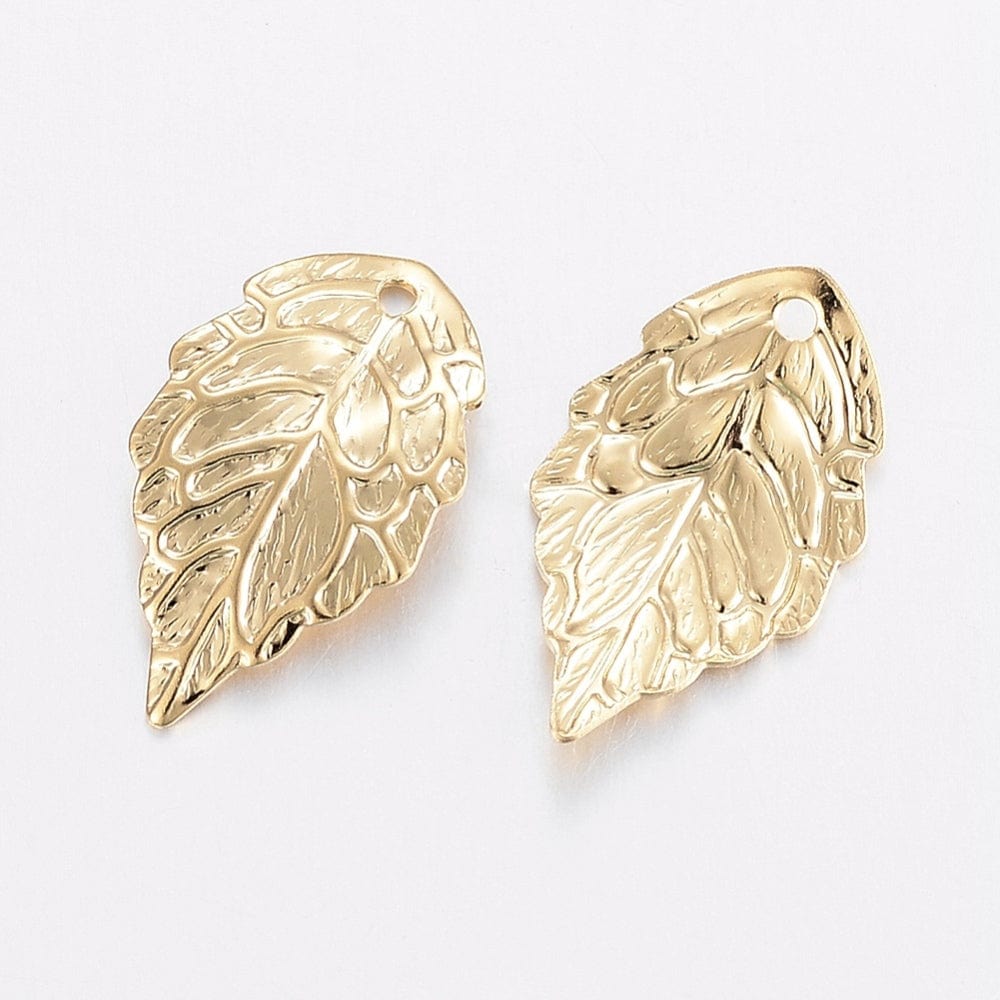 Blad Vedhæng Med Mønster, Forgyldt Stål, 17x10x0,6mm, (8 Stk) - Uniq Perler - 0000014726