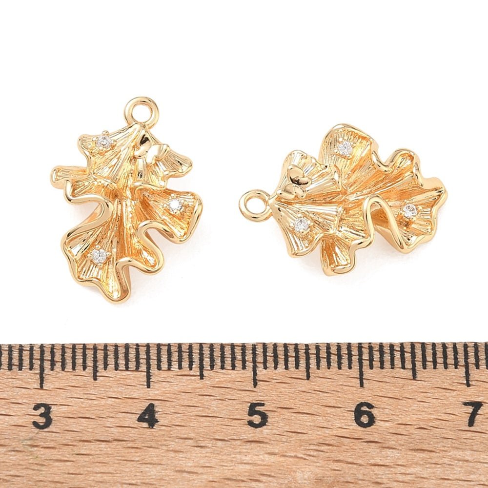 Blad Vedhæng Med Zirkonia – 18K Forgyldt Messing (20x16x6mm) - Uniq Perler - 122615