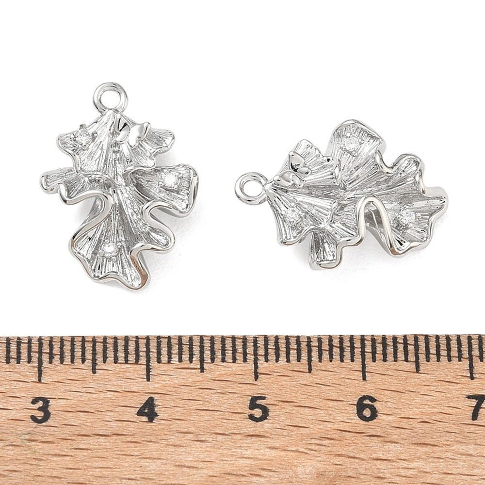 Blad Vedhæng Med Zirkonia – Platinbelagt Messing (20x16x6mm) - Uniq Perler - 122602