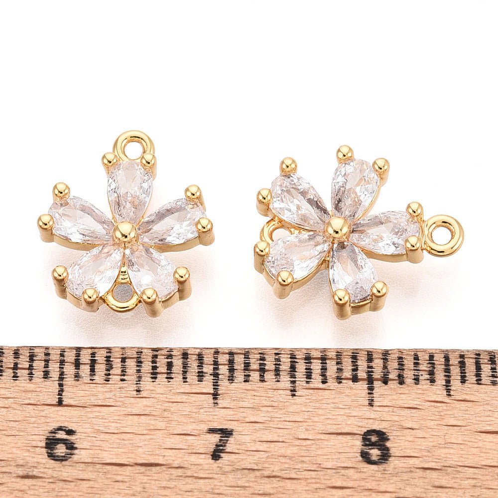 Blomster Mellemled med Kubiske Zirkonia – Langtidsholdbar 18K Forgyldt Messing (13,3x11,4mm) 2 stk. - Uniq Perler - 119699