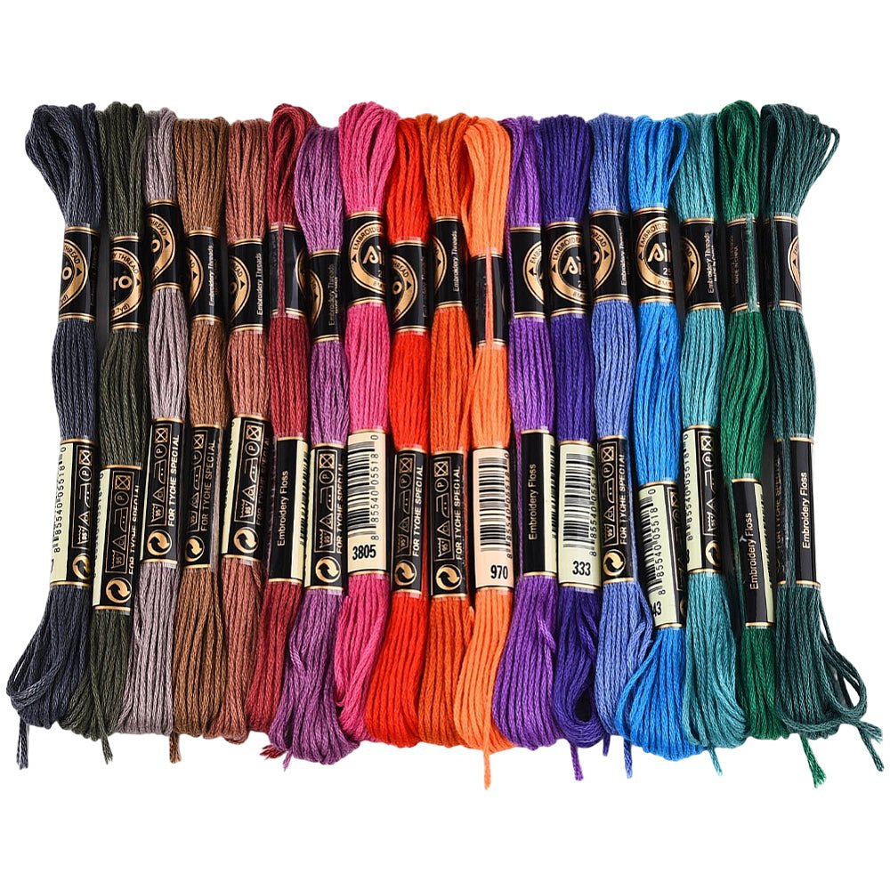 Broderigarn – Farve Mix, Polyester (0,5mm) 18 Dukker, 8m. - Uniq Perler - 126199