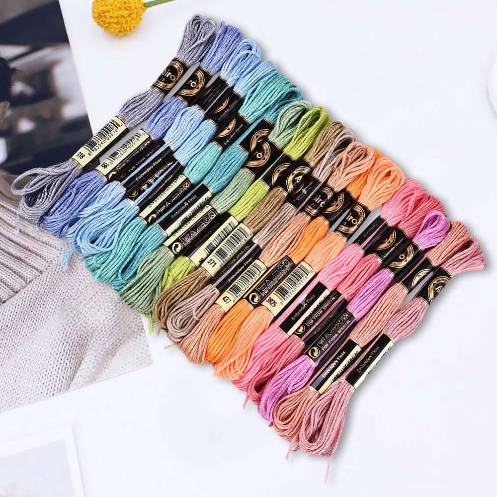 Broderigarn i Polyester – 6 - Trådet, Mix Farver (18 Dukker, 8m) - Uniq Perler -