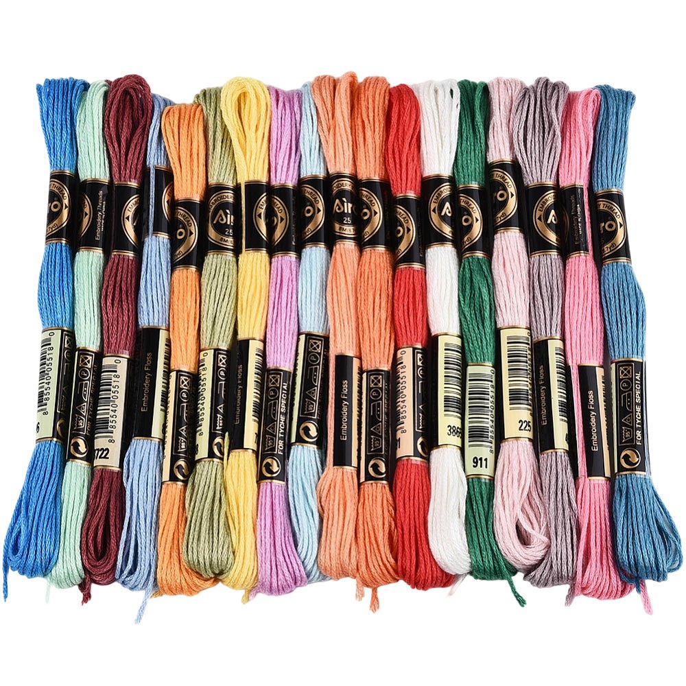 Broderigarn i Polyester – 6 - Trådet, Mix Farver (18 Dukker, 8m) - Uniq Perler -