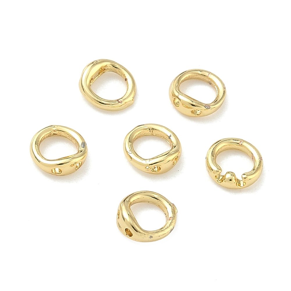 Connector Ringe – Langtidsholdbar 18K Forgyldt Messing (5x2mm) 10 stk. - Uniq Perler - 126147