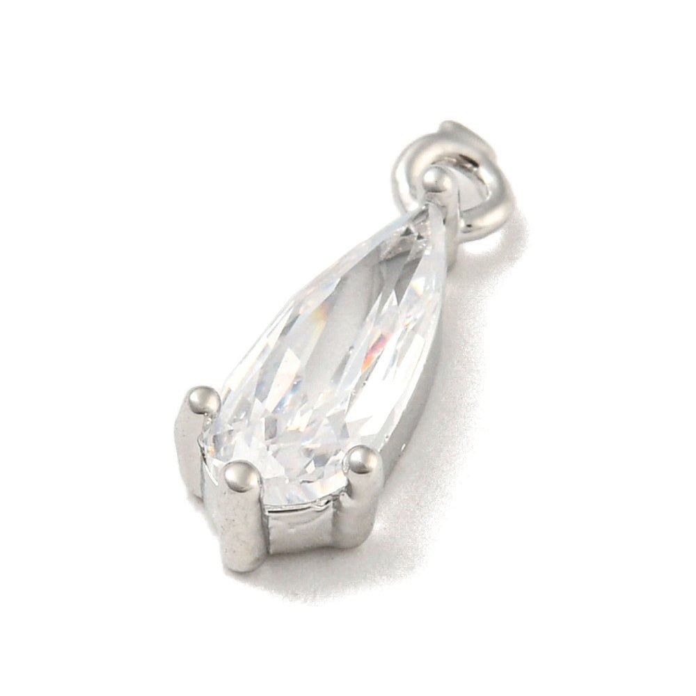 Dråbeformet Vedhæng – Langtidsholdbar Platinbelagt Messing med Kubiske Zirkonia (14x5.5x3mm) - Uniq Perler - 118538
