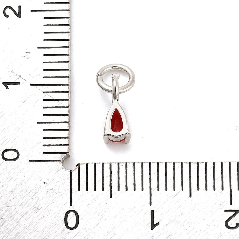 Dråbe med Zirkonia indfatning, Platinfarve (8.5x3.5x3mm) - Uniq Perler -