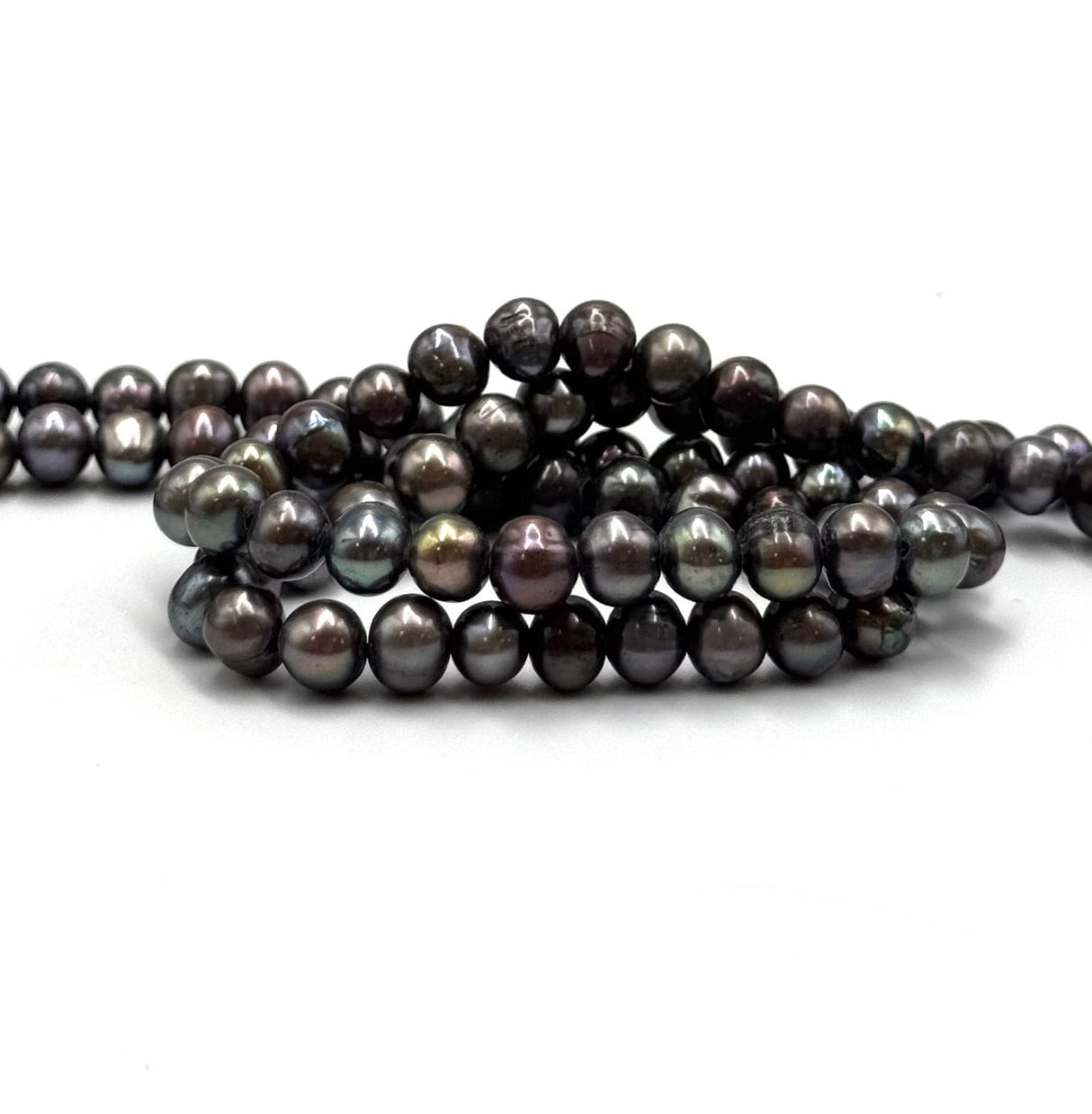 Farvet Ferskvandsperler, Grøn/Brun/Peacookl, 5 - 6mm - Uniq Perler - 814680