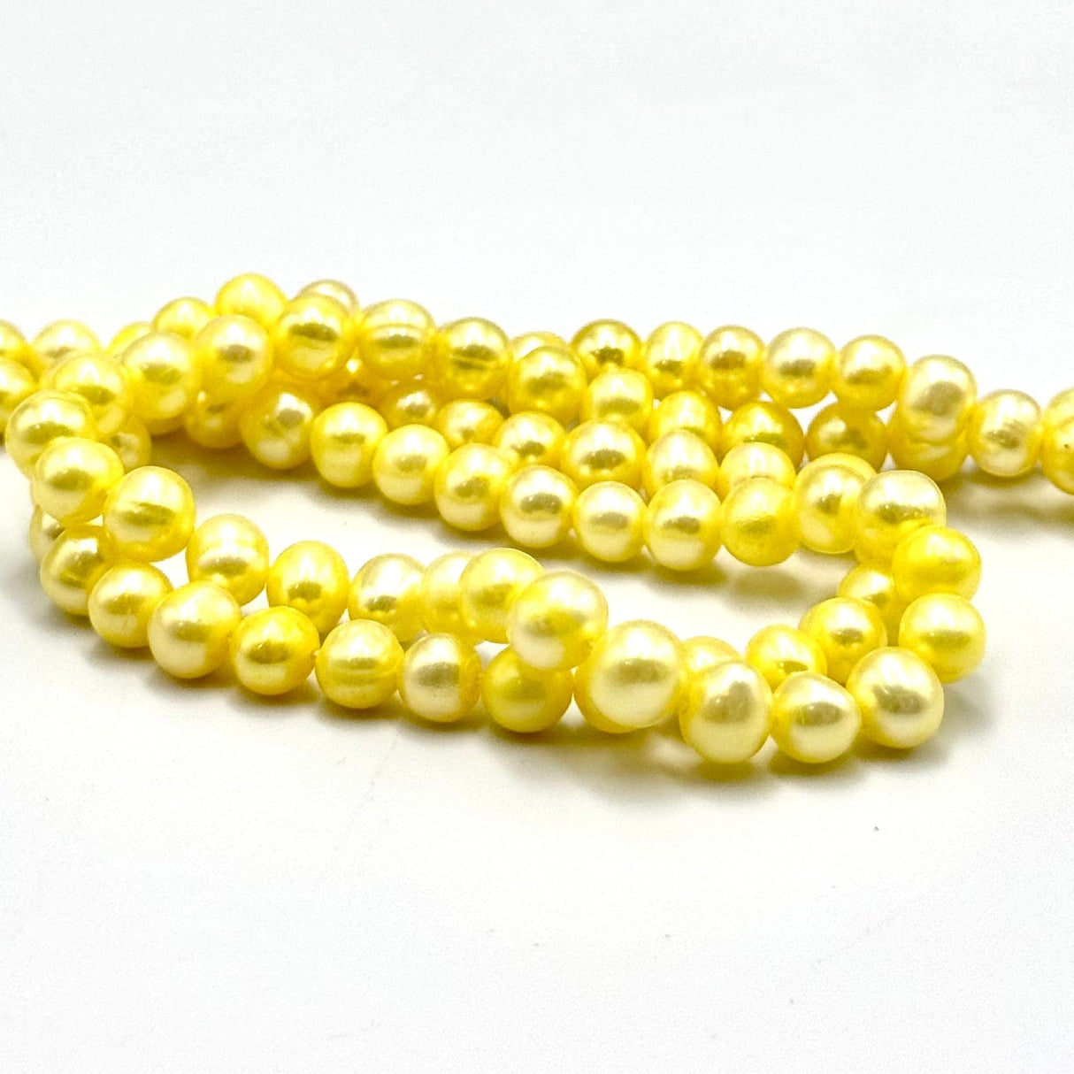 Farvet Ferskvandsperler, Gul, 5 - 6mm - Uniq Perler - 634566