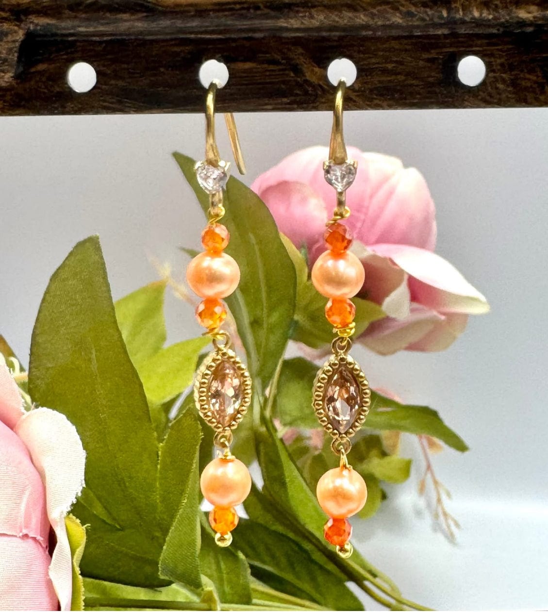 Farvet Ferskvandsperler, Lys Orange/Fersken, 5 - 6mm (Enkelt Perle) - Uniq Perler - 54722