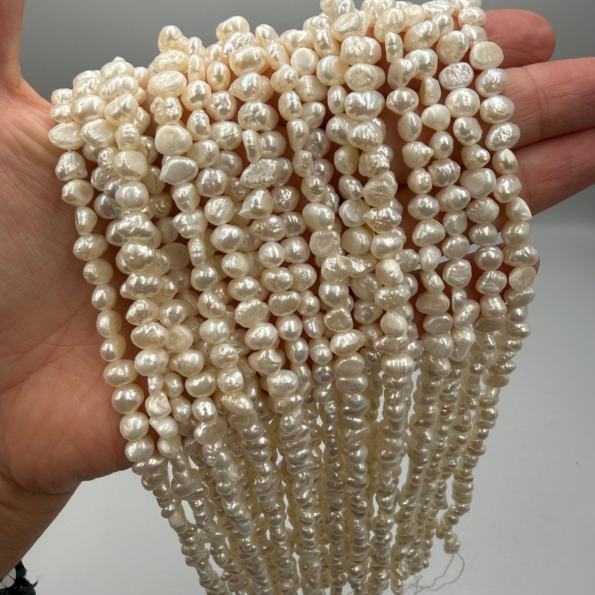 Ferskvandsperler – Hvid, Nugget (6-8x5-6mm) Grade A - Uniq Perler - 125469