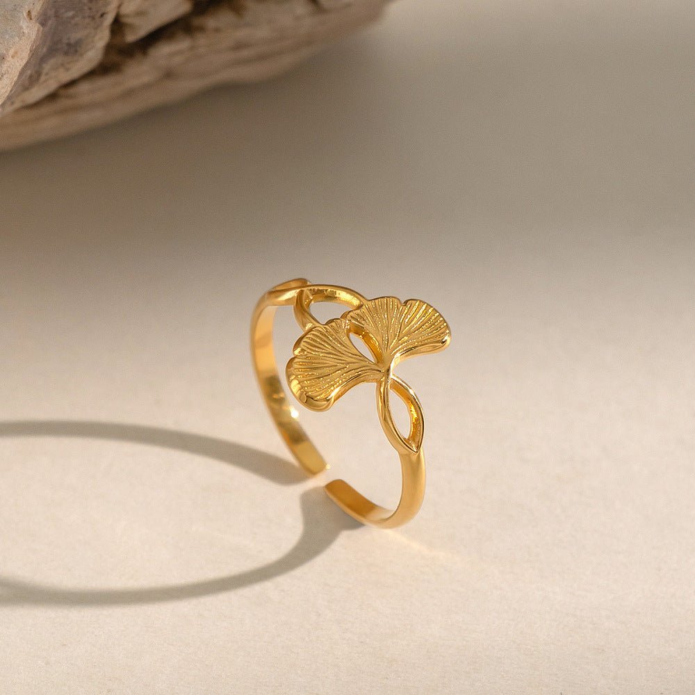 Ginkgo Blad Ring – 18K Forgyldt Stål (13,5mm) - Uniq Perler - 123990