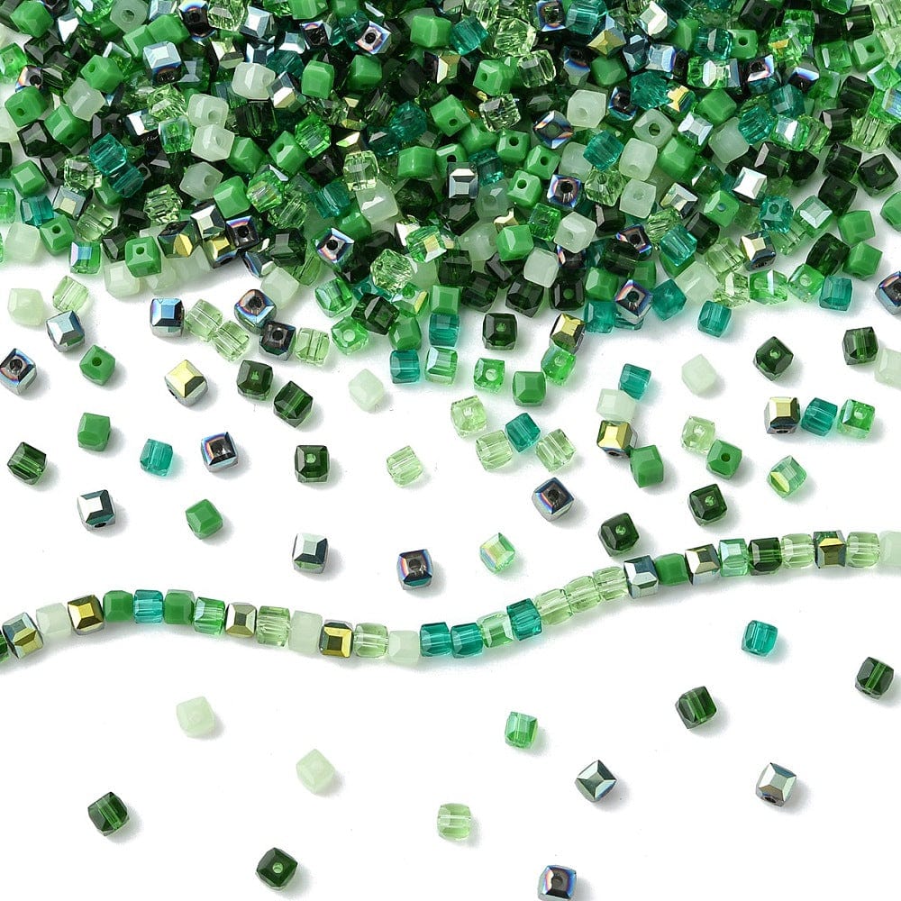 Glasperler – Grøn Mix, Kube Formet (4x4mm) 500 Stk - Uniq Perler - 115139