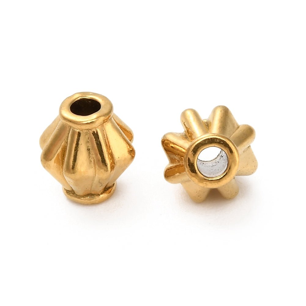 Harlekin formet Perler i Vandfast Forgyldt Stål – (6,5x5,5mm, 6 stk.) - Uniq Perler -