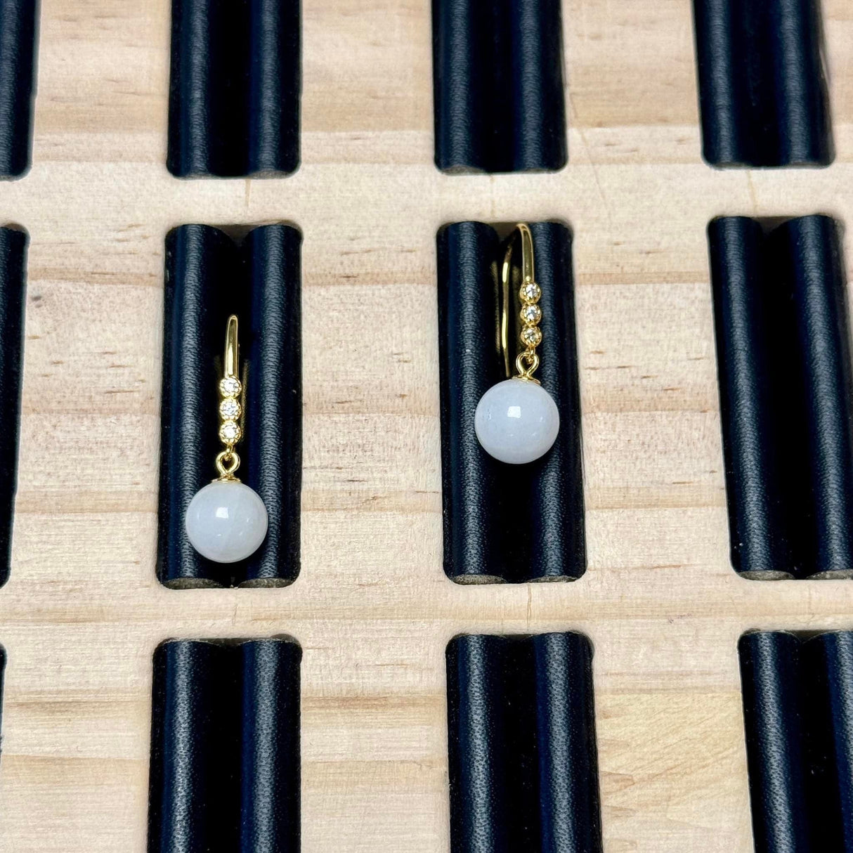 Hvid Jade, Topboret/Anboret, 8mm - Uniq Perler - 891394