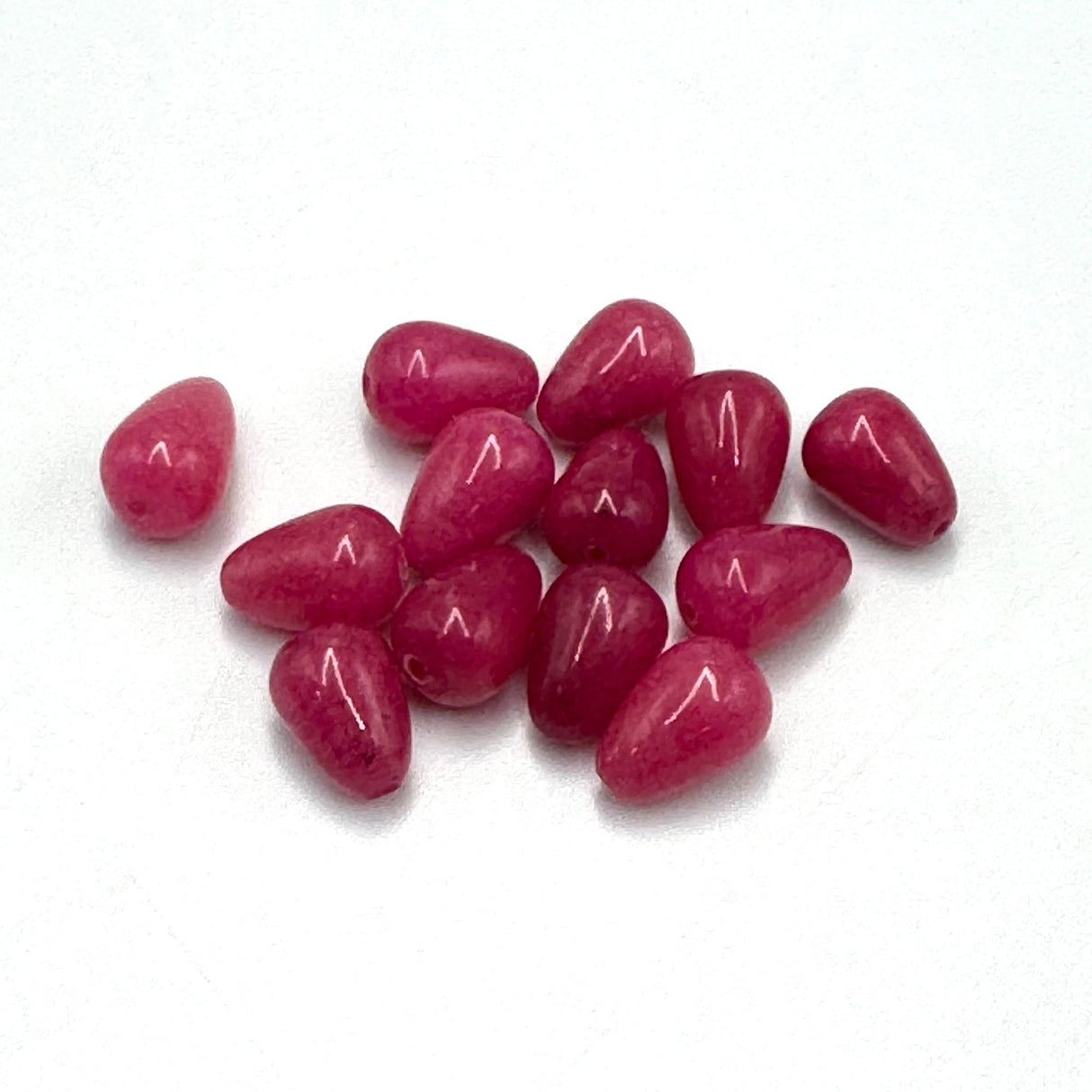 Jade Dråber, Cerise/rød (15x10mm, 2 Stk) - Uniq Perler -