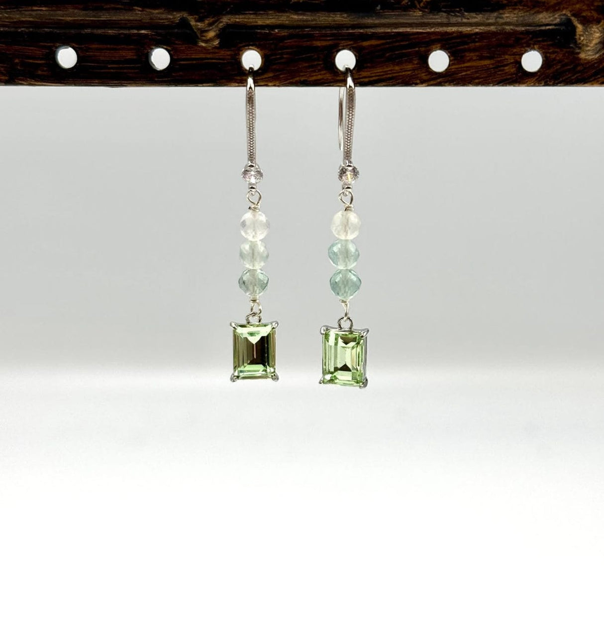 Kantet Glas Vedhæng, Lys Grøn, Platin Farvet, (10x17x4mm) - Uniq Perler - 114739