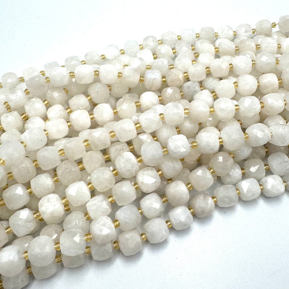 Månesten – Kubeformet Natursten (8mm) - Uniq Perler - 561256