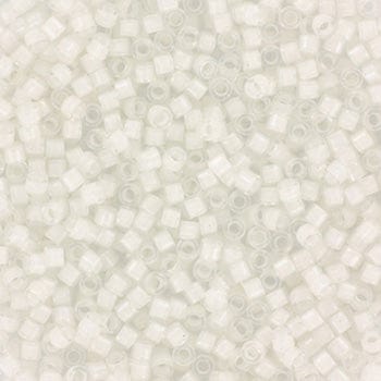 Miyuki Delica Perler, DB 66, White Lined Ab Crystal, 11/0 - Uniq Perler - 114367