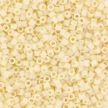 Miyuki Delica Perler, DB 883, Opaque Matte AB Dark Cream, 11/0 - Uniq Perler - 115593