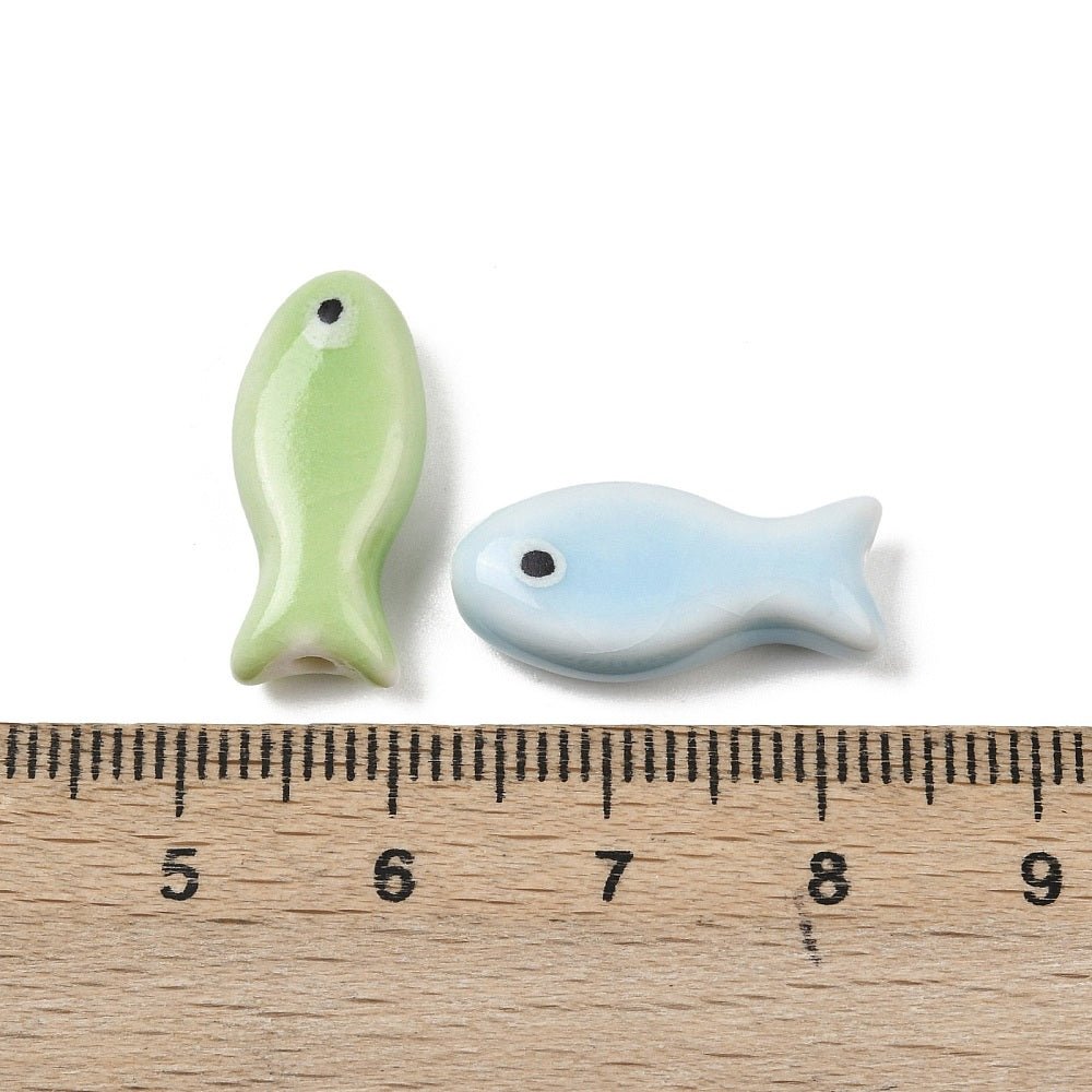 Porcelænsperler – Håndlavede Fisk (9x20x6mm) 8 stk. - Uniq Perler -