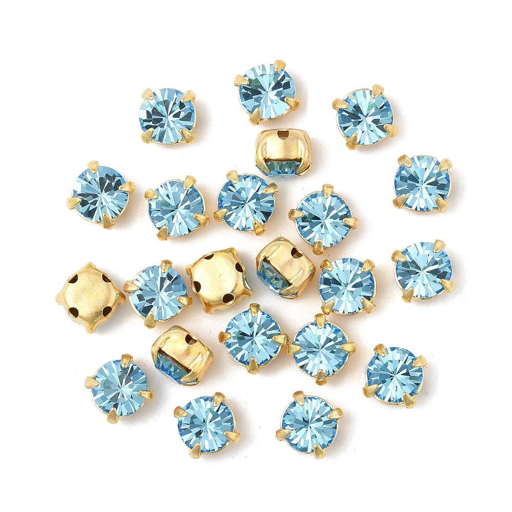 Preciosa Crystal Chaton Med Fatning – Aquamarine, Forgyldt Messing (4,4~4,6mm) 6 stk. - Uniq Perler - 122966