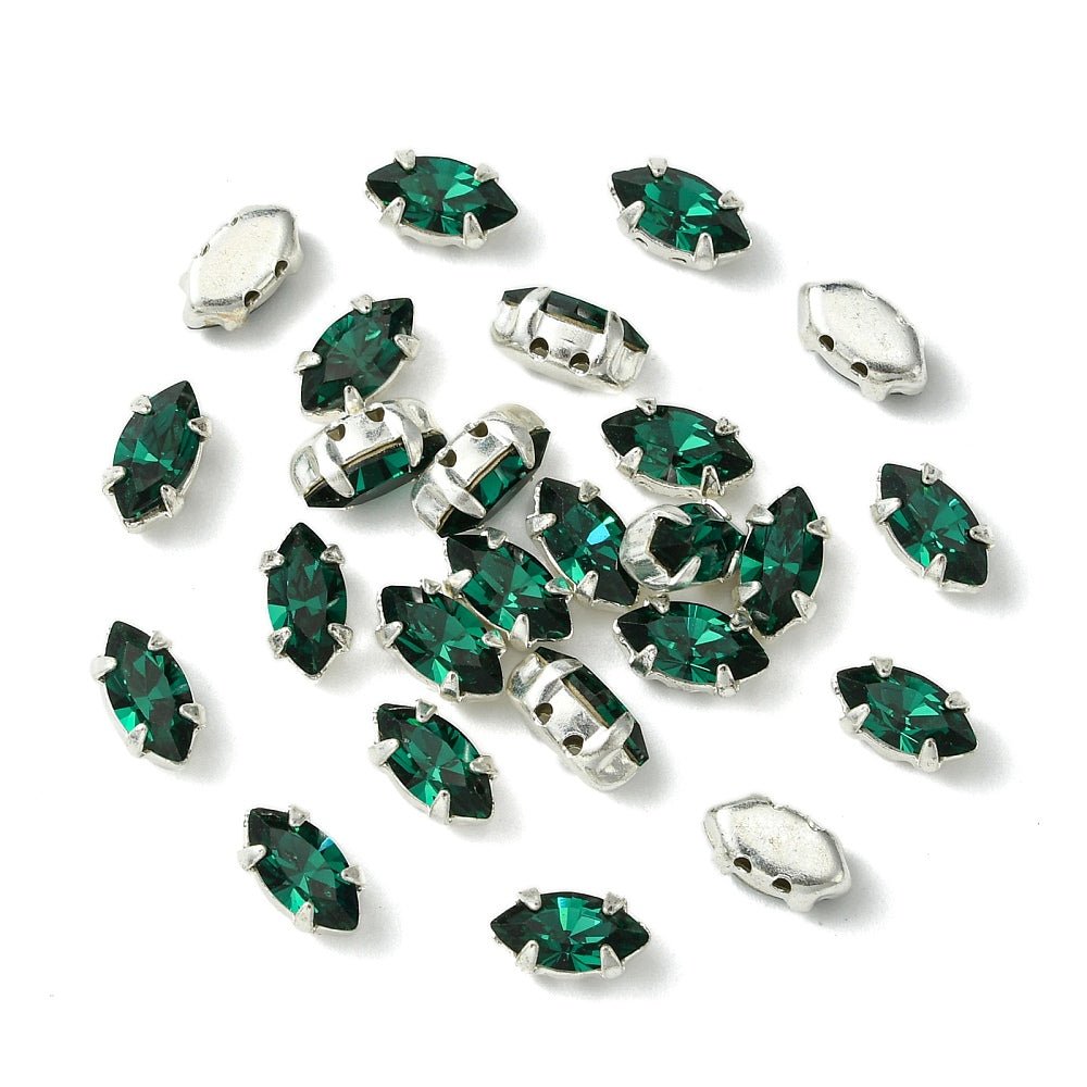 Preciosa Crystal Navette Mellemled – Emerald, Sølvbelagt Messing (8x4mm) - Uniq Perler - 122976
