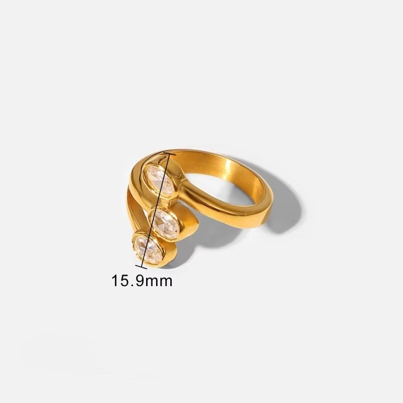 Regulerbar Ring i Vandfast Forgyldt Stål med Klare Zirkonia (16–19mm) - Uniq Perler -