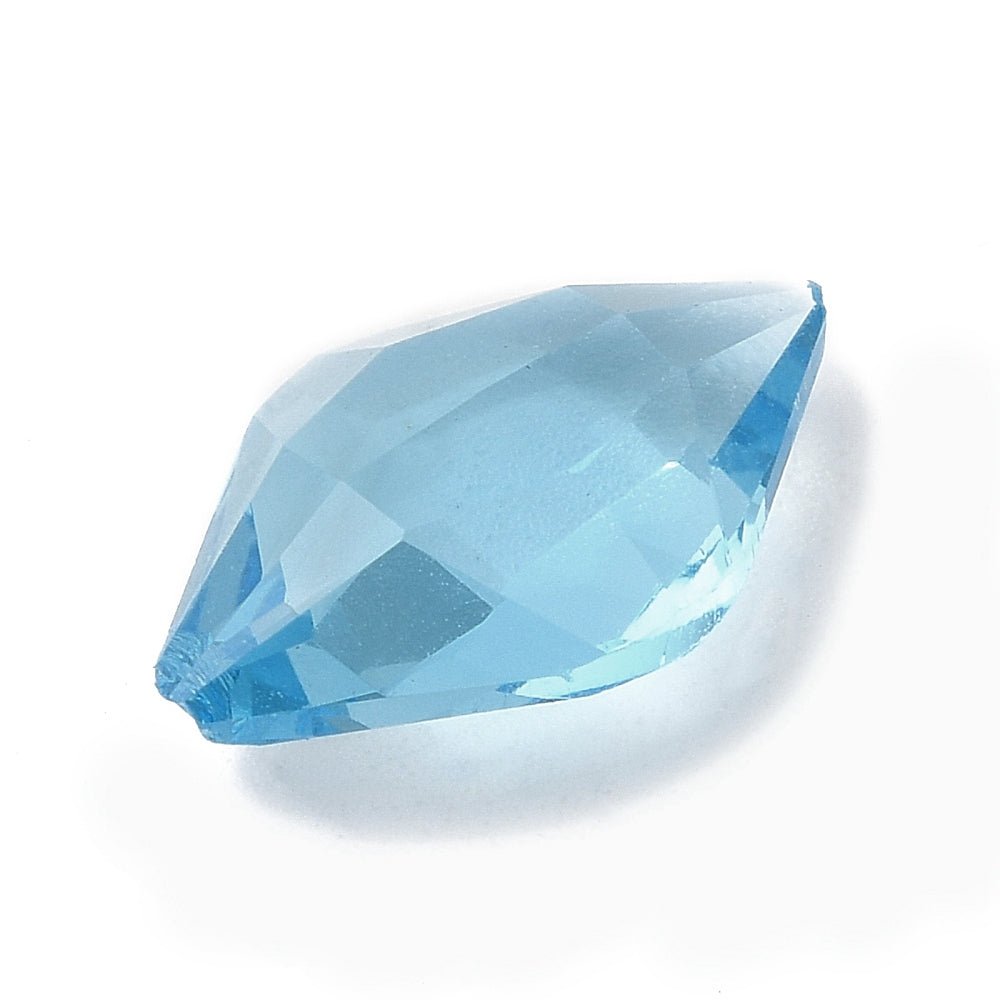 Rombe Rhinsten Cabochons – Sky Blå, Facetteret (14x9x4,5mm) 4 stk. - Uniq Perler - 117522
