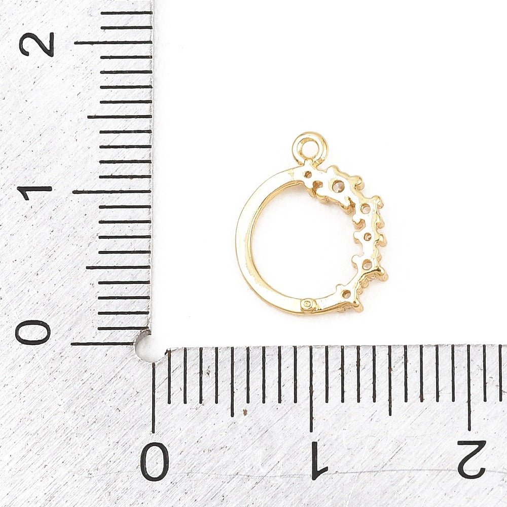 Rundt Ring Vedhæng Med Kubiske Zirkonia – 18K Forgyldt Messing (12x10x2mm) - Uniq Perler - 118830