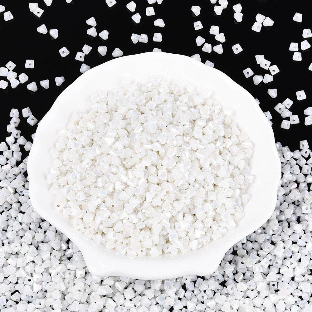 Seed Beads Hjerteform – Hvid (3,5x4,5mm) 20g - Uniq Perler - 115744