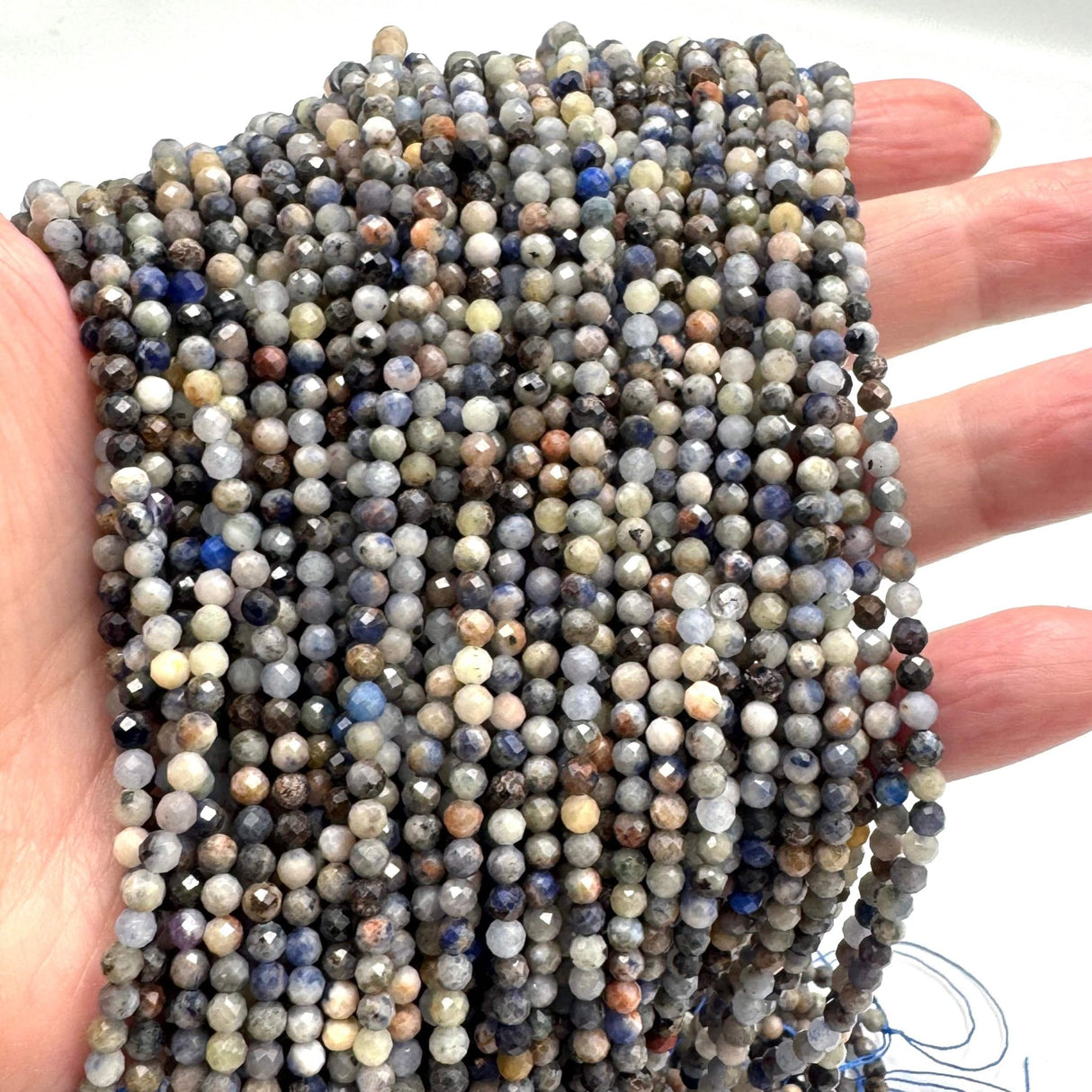 Sodalit – Flere Nuancer, Facetteret (3mm) - Uniq Perler - 113087
