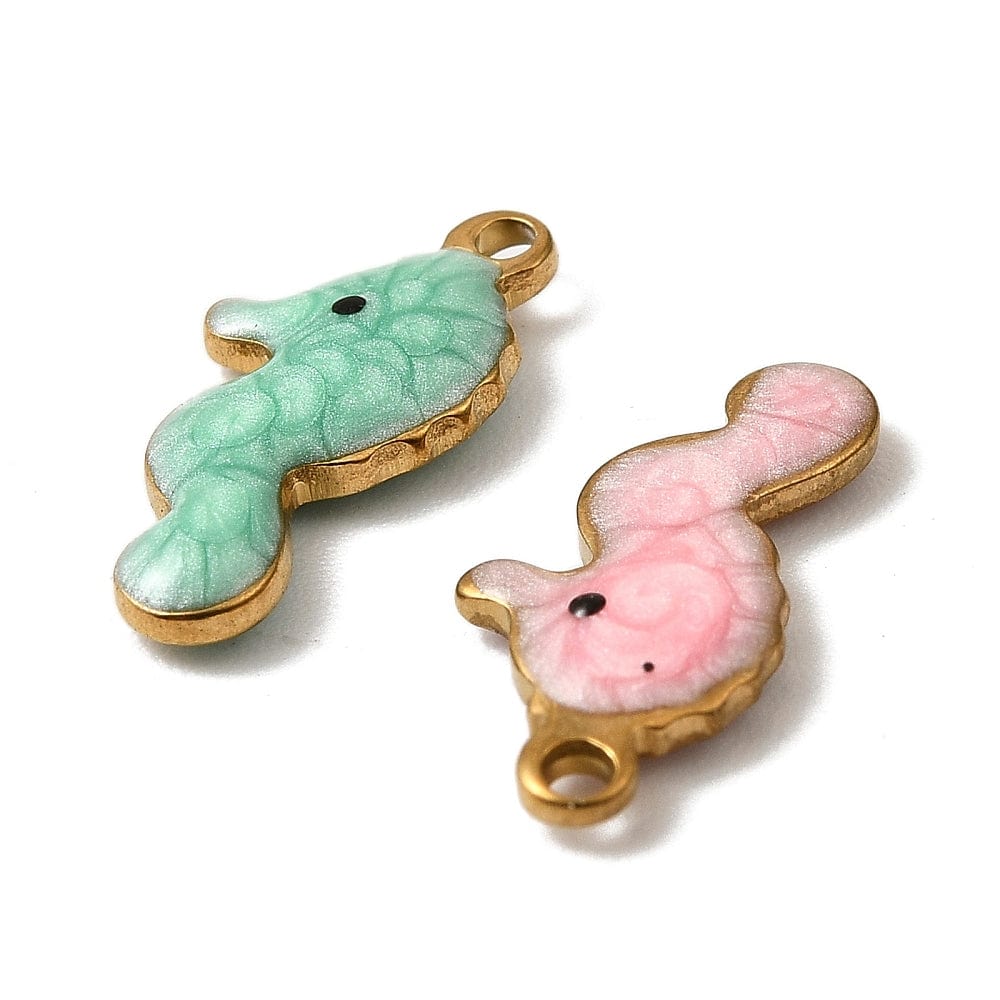 Søhest Vedhæng – Mixede Farver, Forgyldt (14x7x2mm) 8 stk - Uniq Perler - 115736