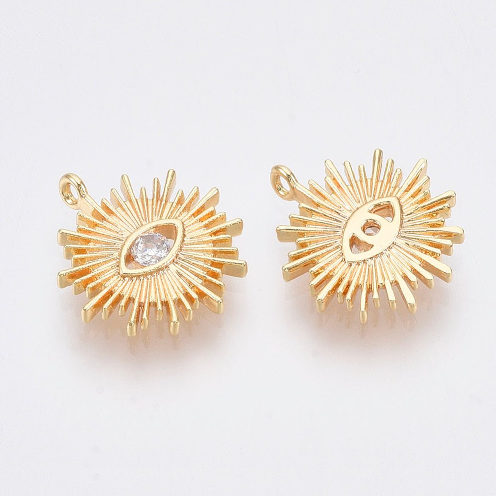 Sol Vedhæng med Øje og Cubic Zirconia – Messing Forgyldt 18 Karat (17mm) - Uniq Perler - 117075