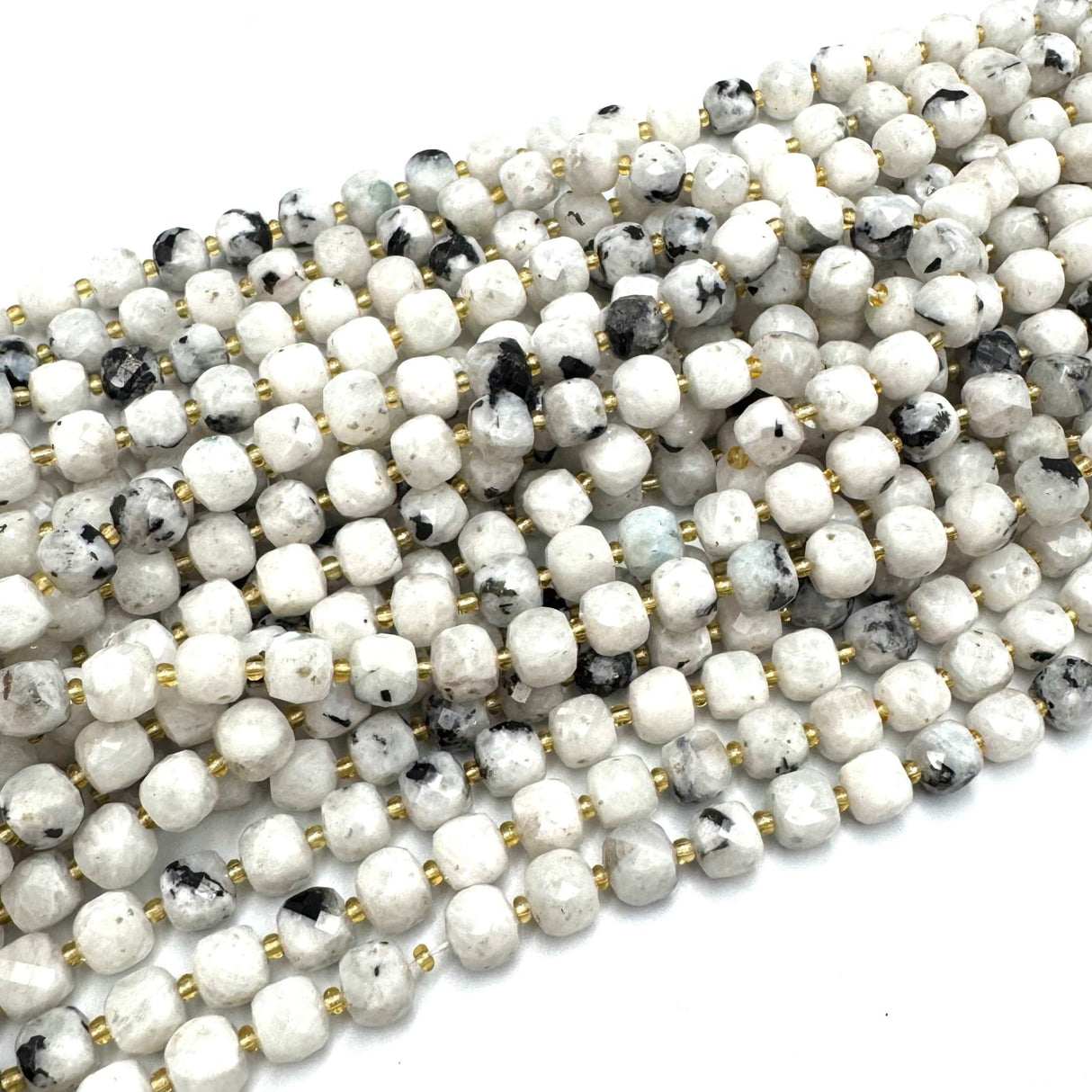 Sort Månesten – Kubeformet Natursten (8mm) - Uniq Perler - 52432