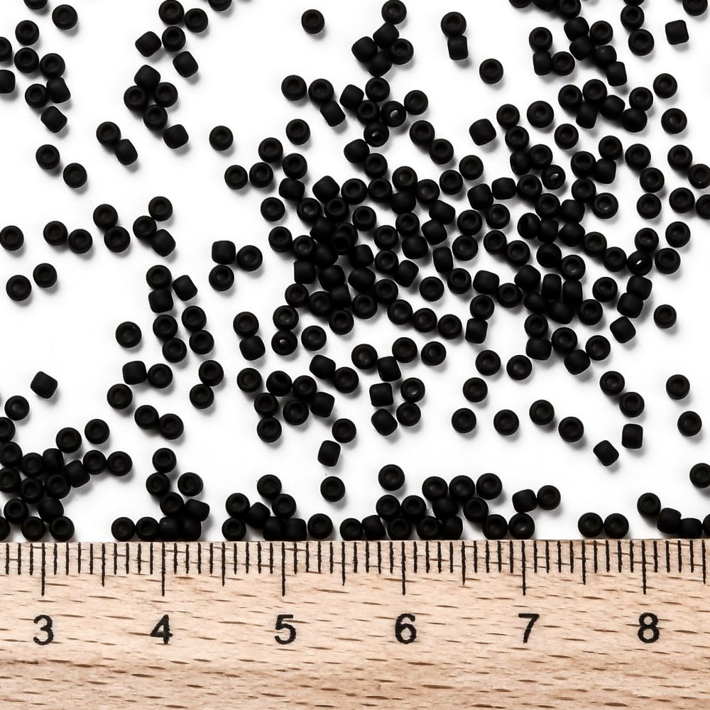 TOHO Seed Beads – Opaque Frost Jet, Runde 11/0 (2,2mm)