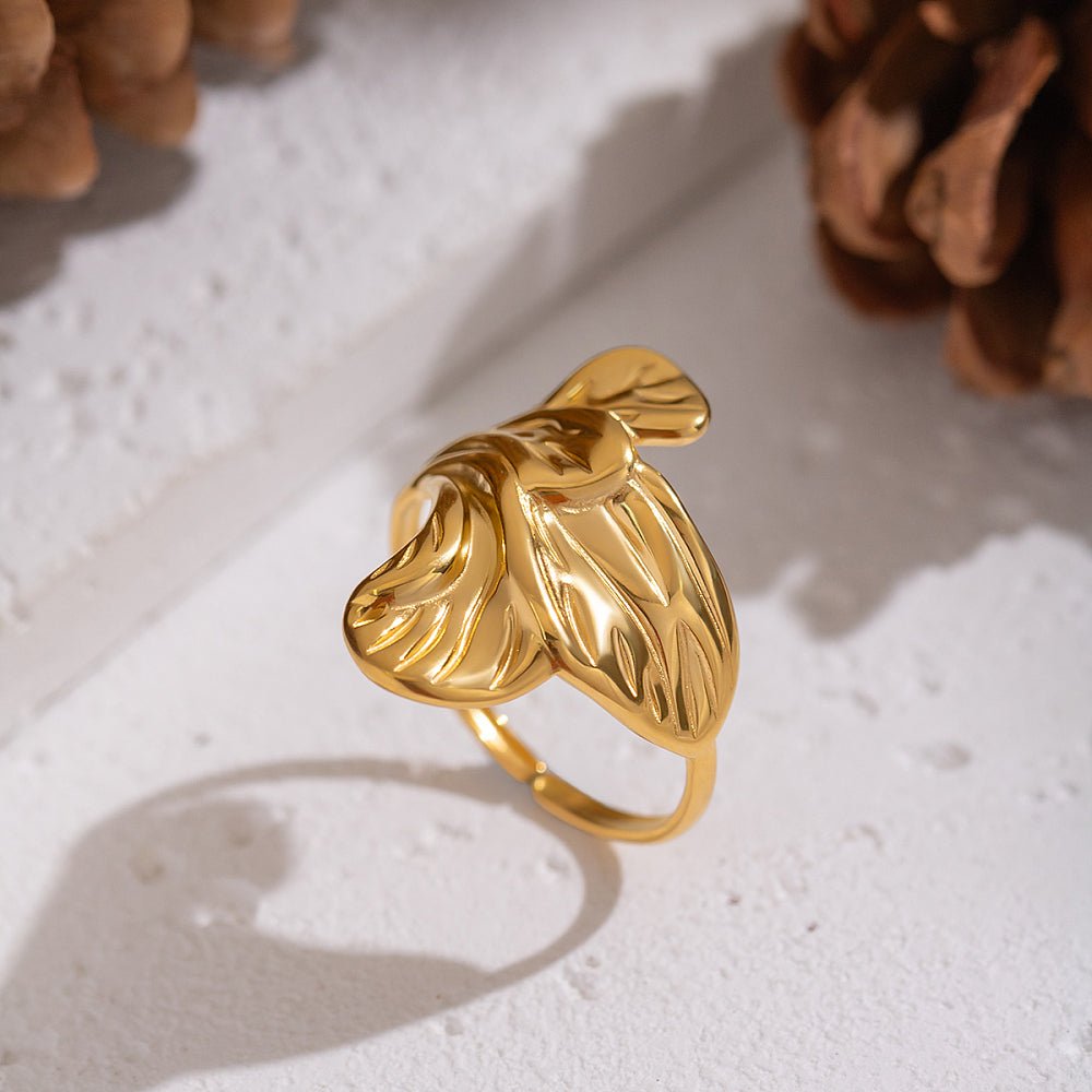 Vandfast Blad Fingerring - 18K Forgyldt Stål (17mm) - Uniq Perler -