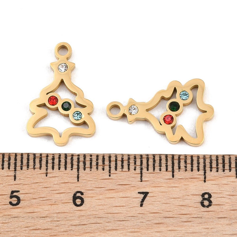 Vandfast Juletræ Vedhæng Med Rhinsten – 18K Forgyldt Stål (17,5x11mm) - Uniq Perler - 126264