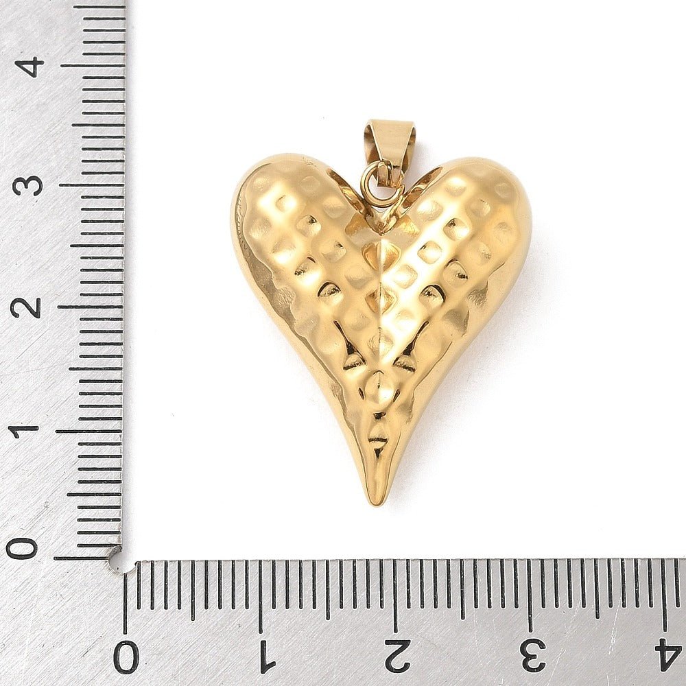 Vandfaste Hjerteformede Vedhæng – 18K Forgyldt Stål (27x23x9mm) 1 stk. - Uniq Perler - 124072
