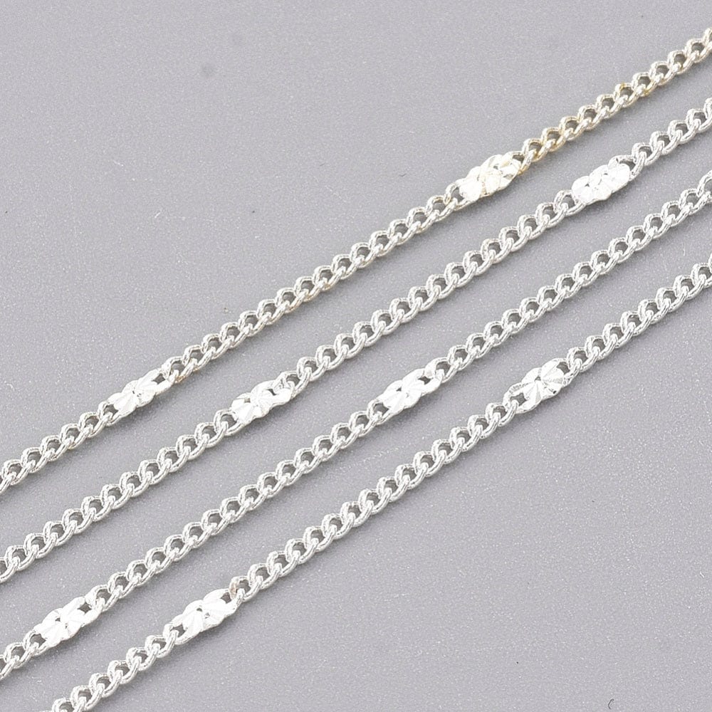 Forsølvet Kæde Med Flot Mønster, 1,2x1x0,3mm - Uniq Perler - 363010