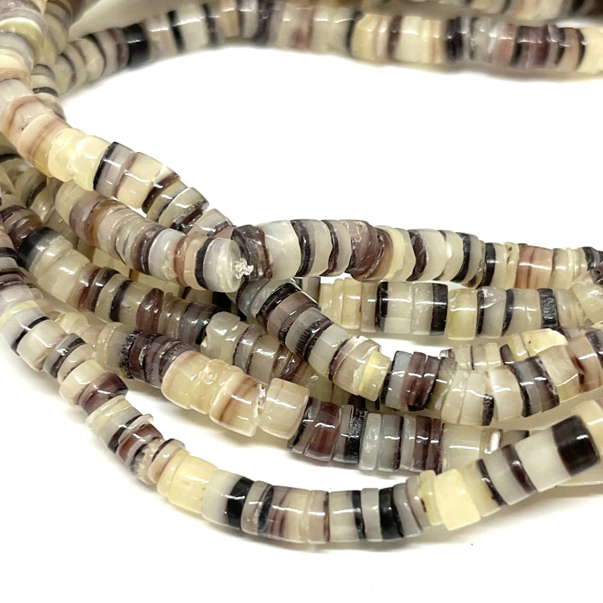 Heishi Perler i Shell – Flade Runde Skiver (5–6mm, Streng) - Uniq Perler - 0000012351