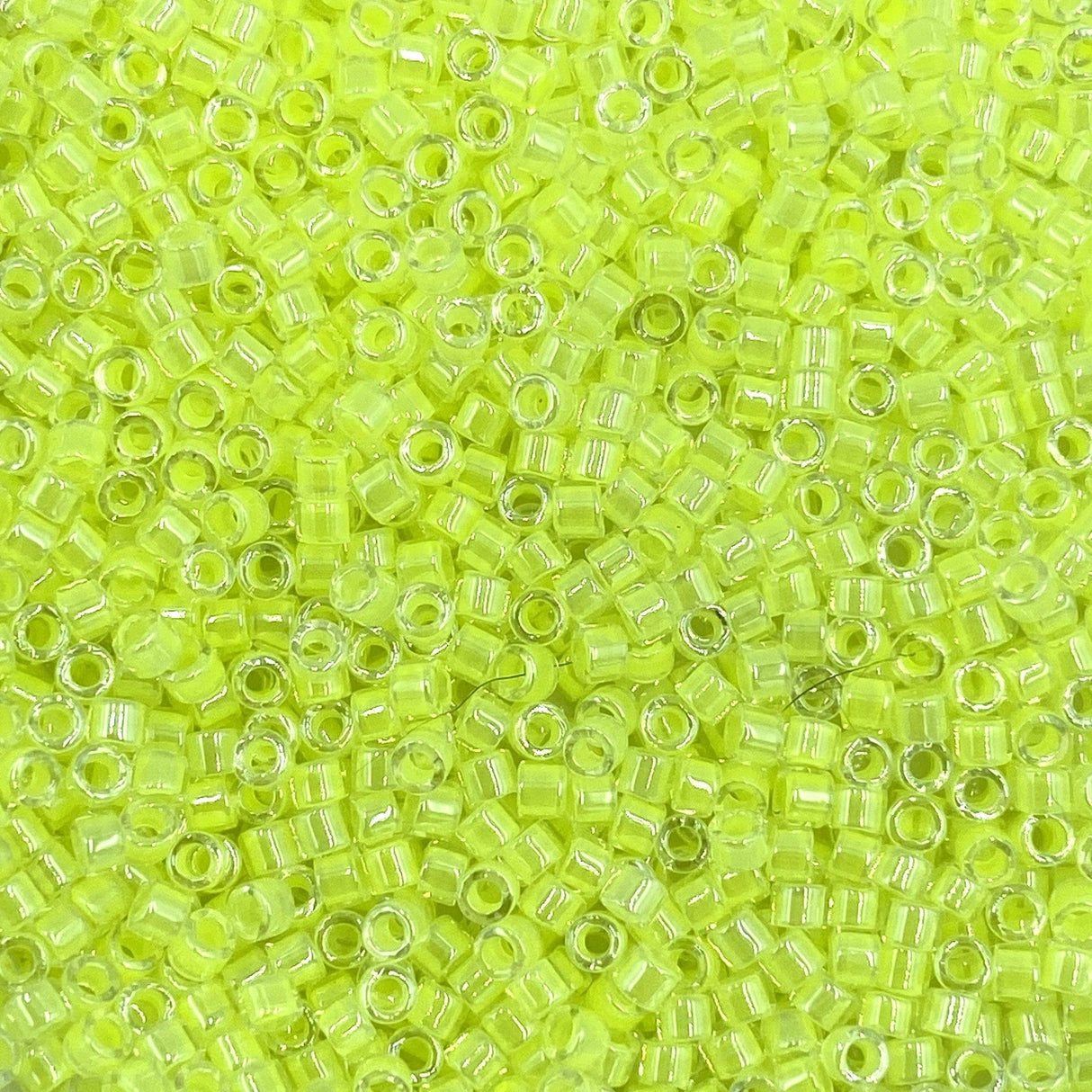 Miyuki Delica Perler, DB 2031, Luminius Limonade 11/0 - Uniq Perler - 0000008914