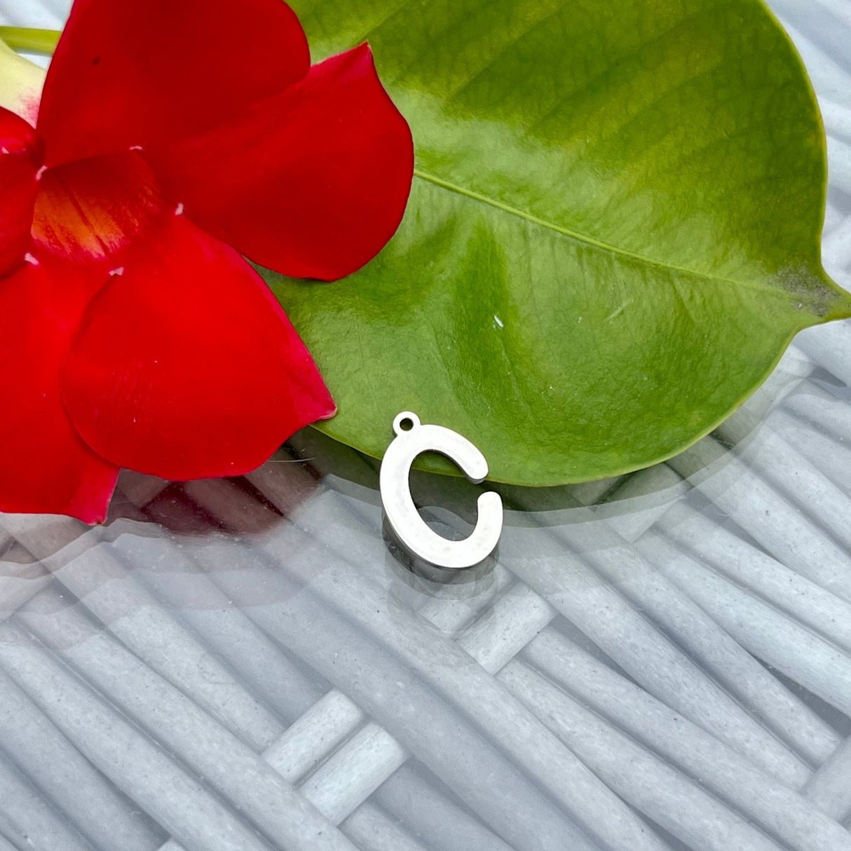 Smukke Stål Bogstaver Til Evt. Halskæde Vedhæng M.M. - Uniq Perler - 0000011952