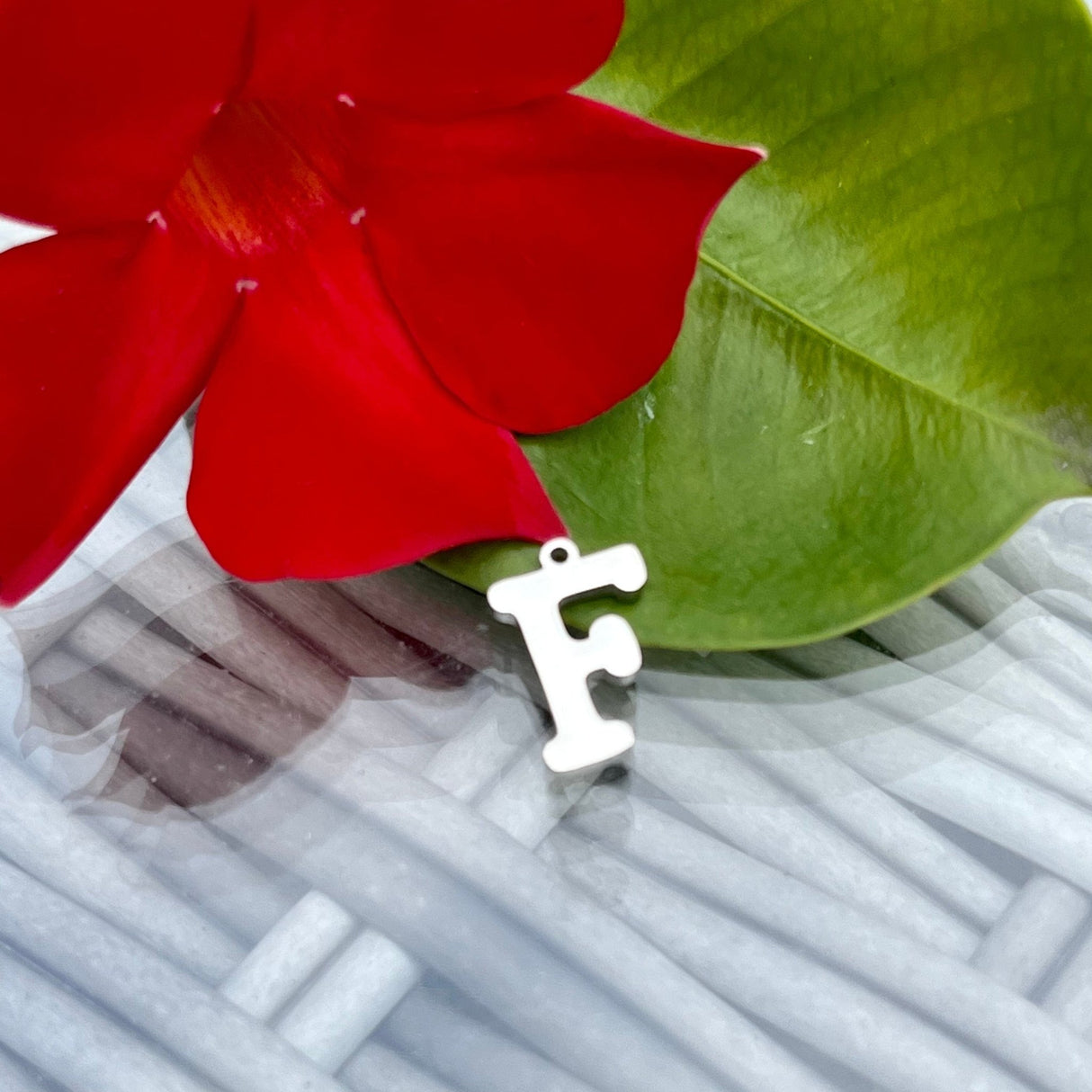 Smukke Stål Bogstaver Til Evt. Halskæde Vedhæng M.M. - Uniq Perler - 11958