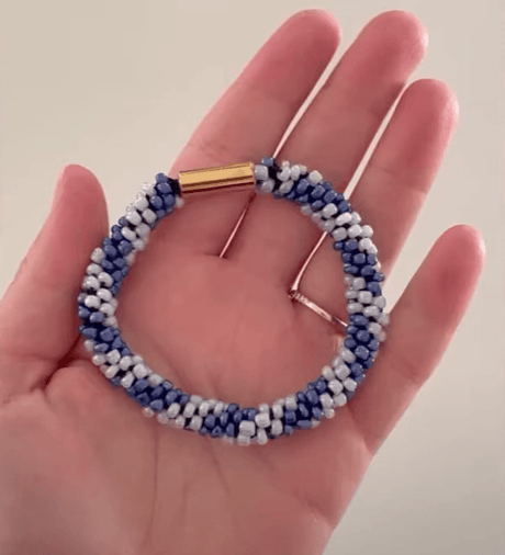 Lær at lave Kumihimo armbånd - Uniq Perler